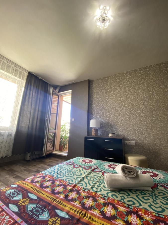 صوفيا Lovely Cozy Apartment المظهر الخارجي الصورة