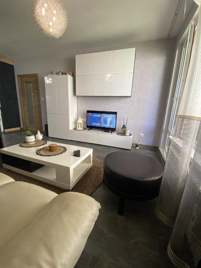 صوفيا Lovely Cozy Apartment المظهر الخارجي الصورة