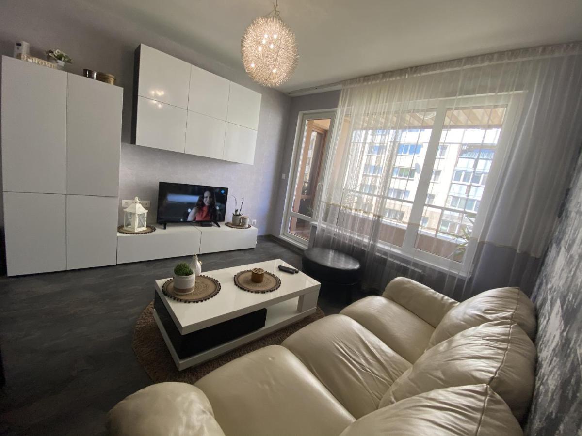 صوفيا Lovely Cozy Apartment المظهر الخارجي الصورة